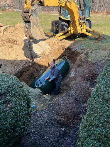 burried-tank-install-with-Frankie